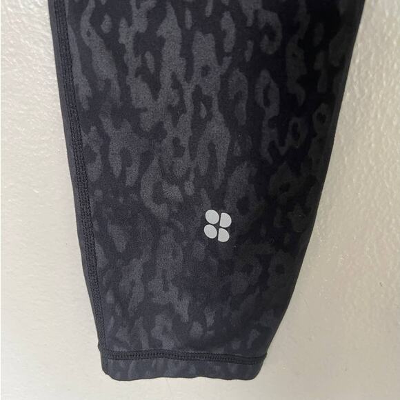 Sweaty Betty All Day Leggings Black Emboss Animal Print Full Length Women's XS - Picture 9 of 11